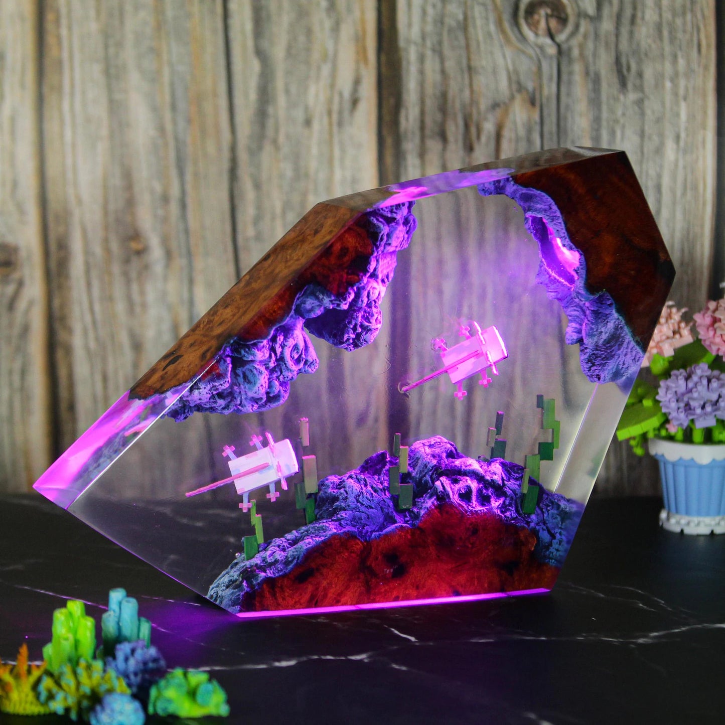 Steve Resin Lamp